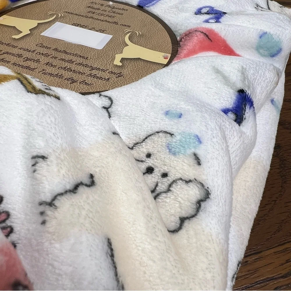Wags N Wiggles Bubble Bath / Pet Groomer Plush Throw Blanket measures 50